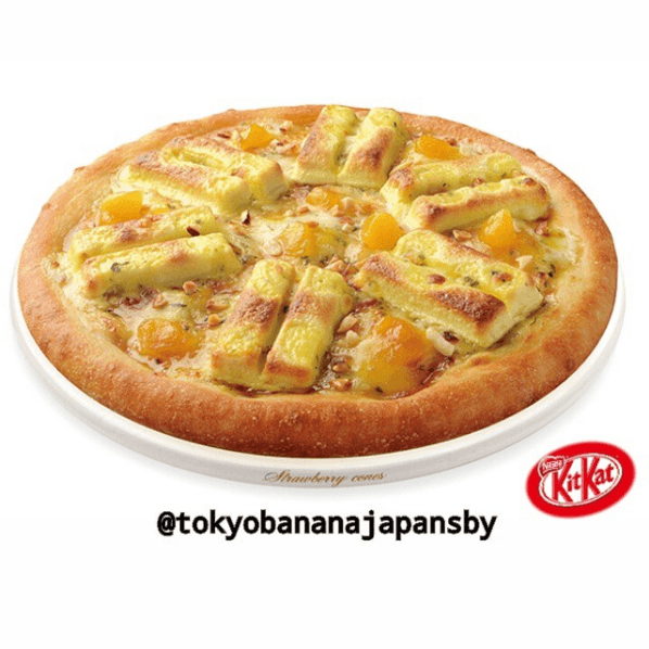 Pizza de Kit Kat con mango